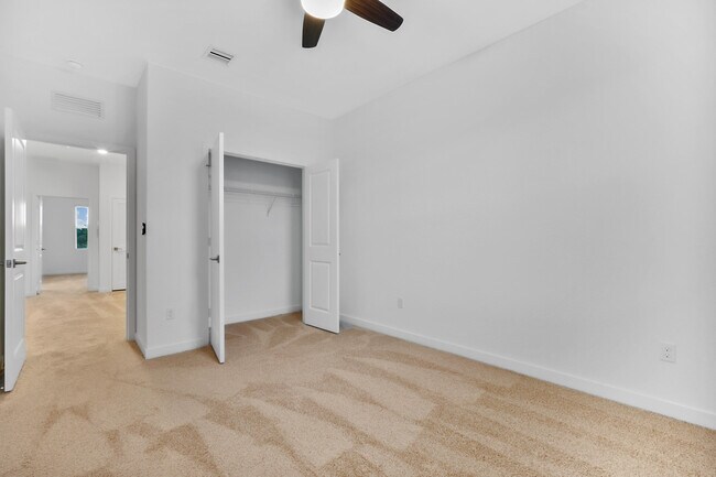 Building Photo - 8554 Via Mar Rosso