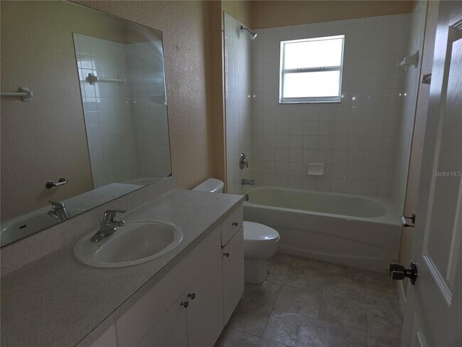 Building Photo - 8 Sawfish Ct