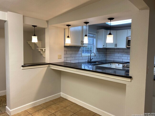 Building Photo - Dinn Drive