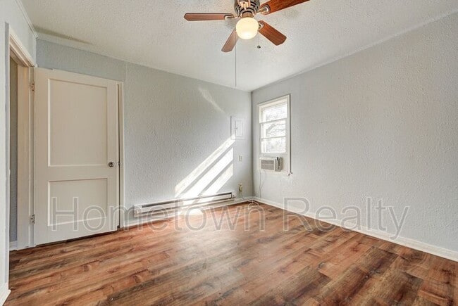 Building Photo - 412 Monroney Dr