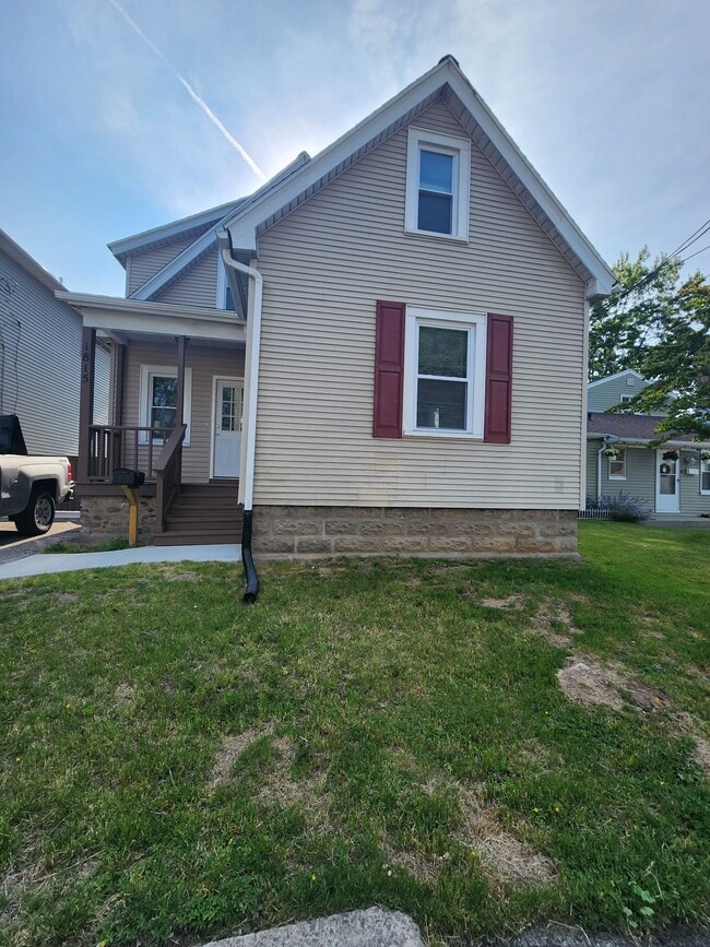 Building Photo - 1815 N Goodman St