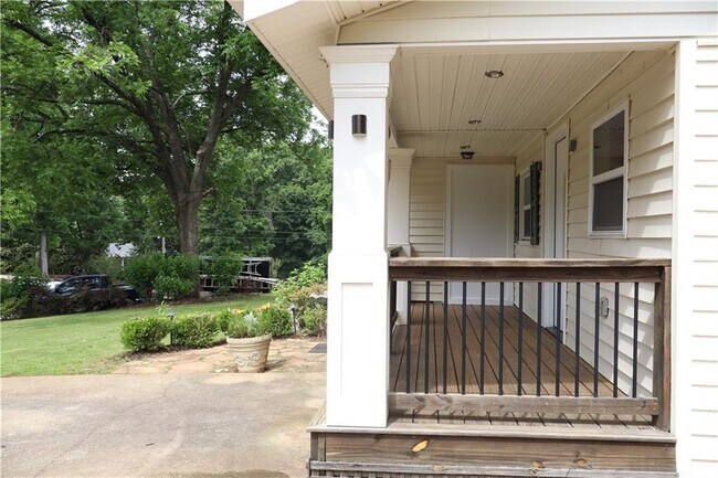 Building Photo - 3432 Gilleland Cir