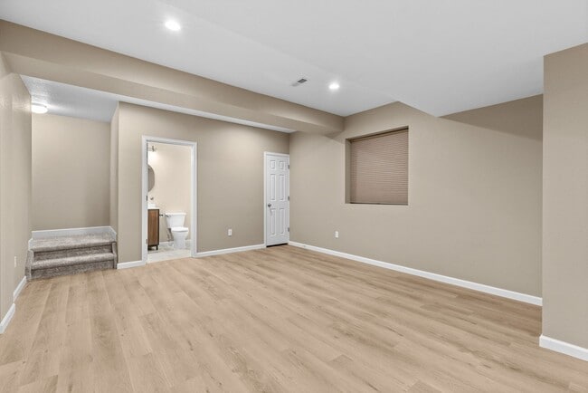 Building Photo - Beautifully Upgraded 3-Bedroom Home in Prairie Village with Finished Basement