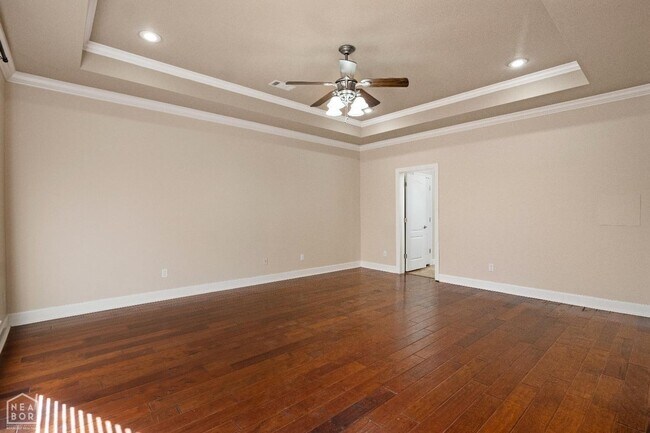 Building Photo - 4801 Lochmoor Cir