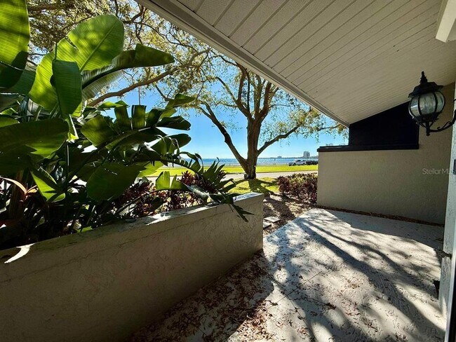 Building Photo - 2809 Bayshore Blvd