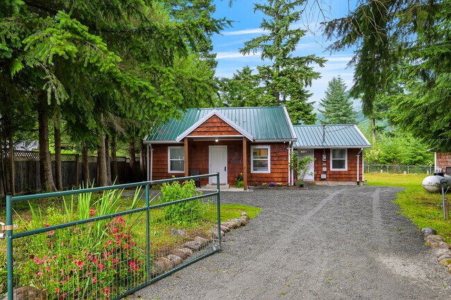 Building Photo - 6258 Bellwood Dr