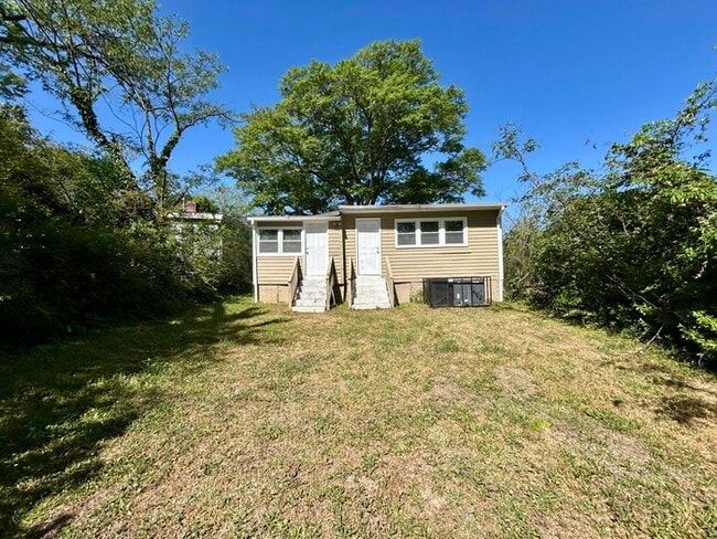 Building Photo - 29 Chappell Rd NW