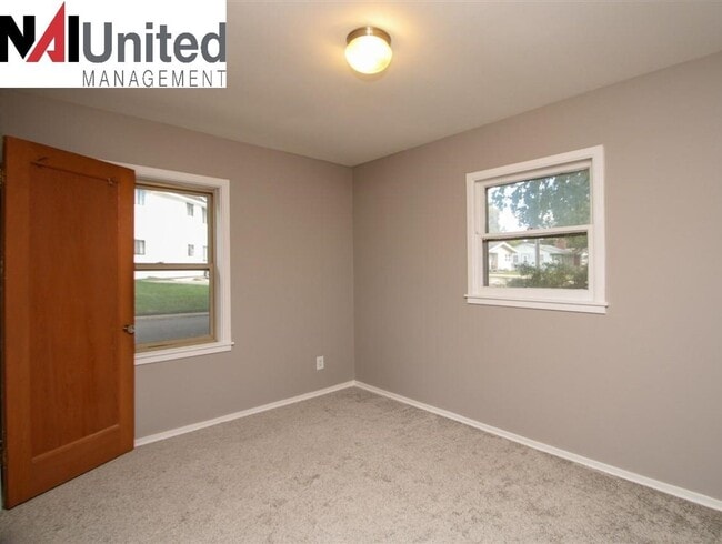 Building Photo - Three bedroom, one bathroom home for rent