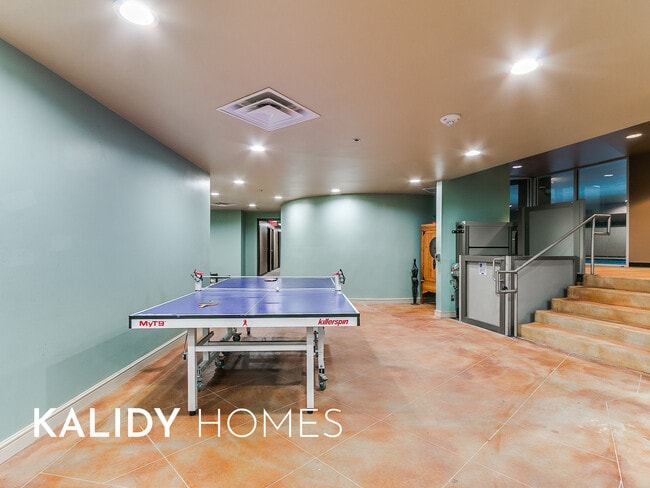 Building Photo - 5900 Mosteller Dr