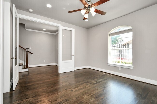 Building Photo - 2709 Kennedy St