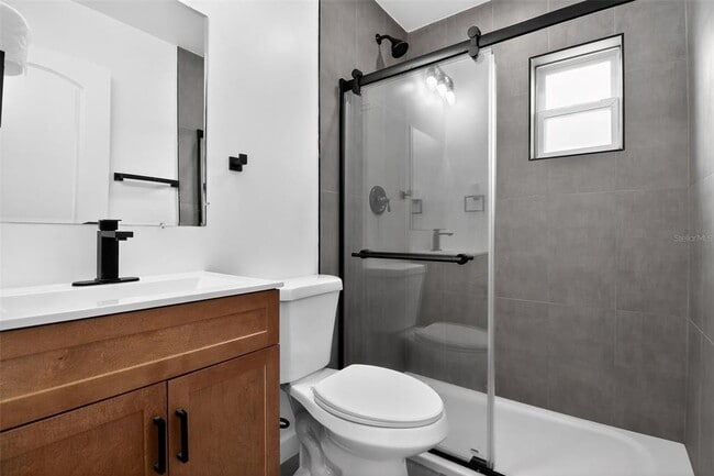 Building Photo - 4210 Palm Dr