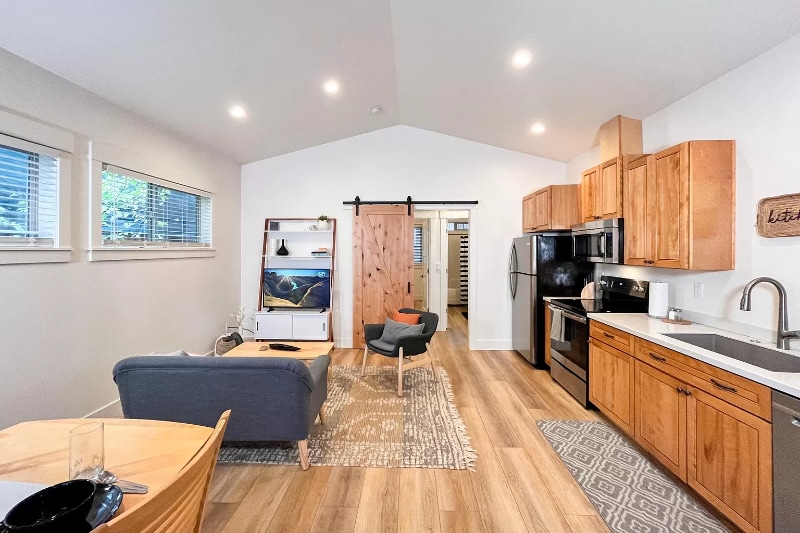 Building Photo - 142 SW 19th St