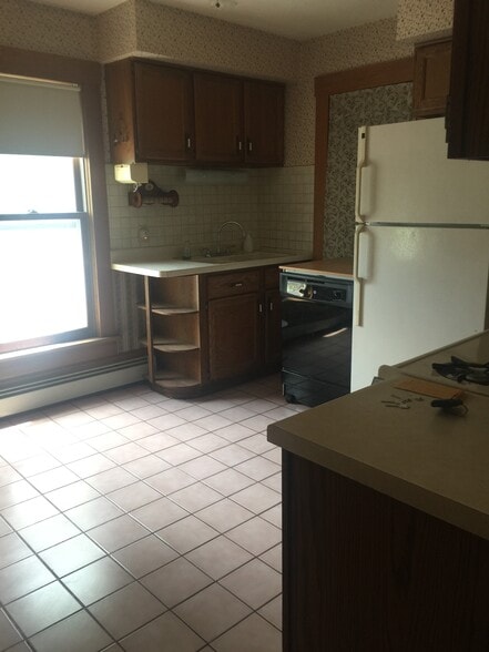 Building Photo - 204 Crawford Ave