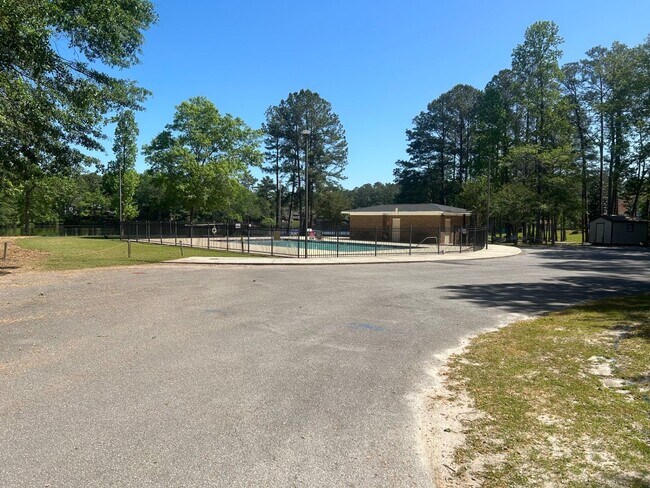 Building Photo - 25 Oak Lake Ct