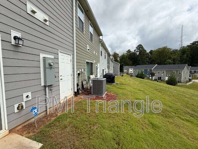 Building Photo - 332 Hacksaw Trl