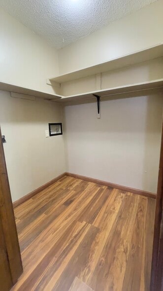 Building Photo - 3053 W Roxbury St