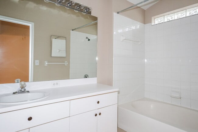 Building Photo - 504 Cape Cod Cir