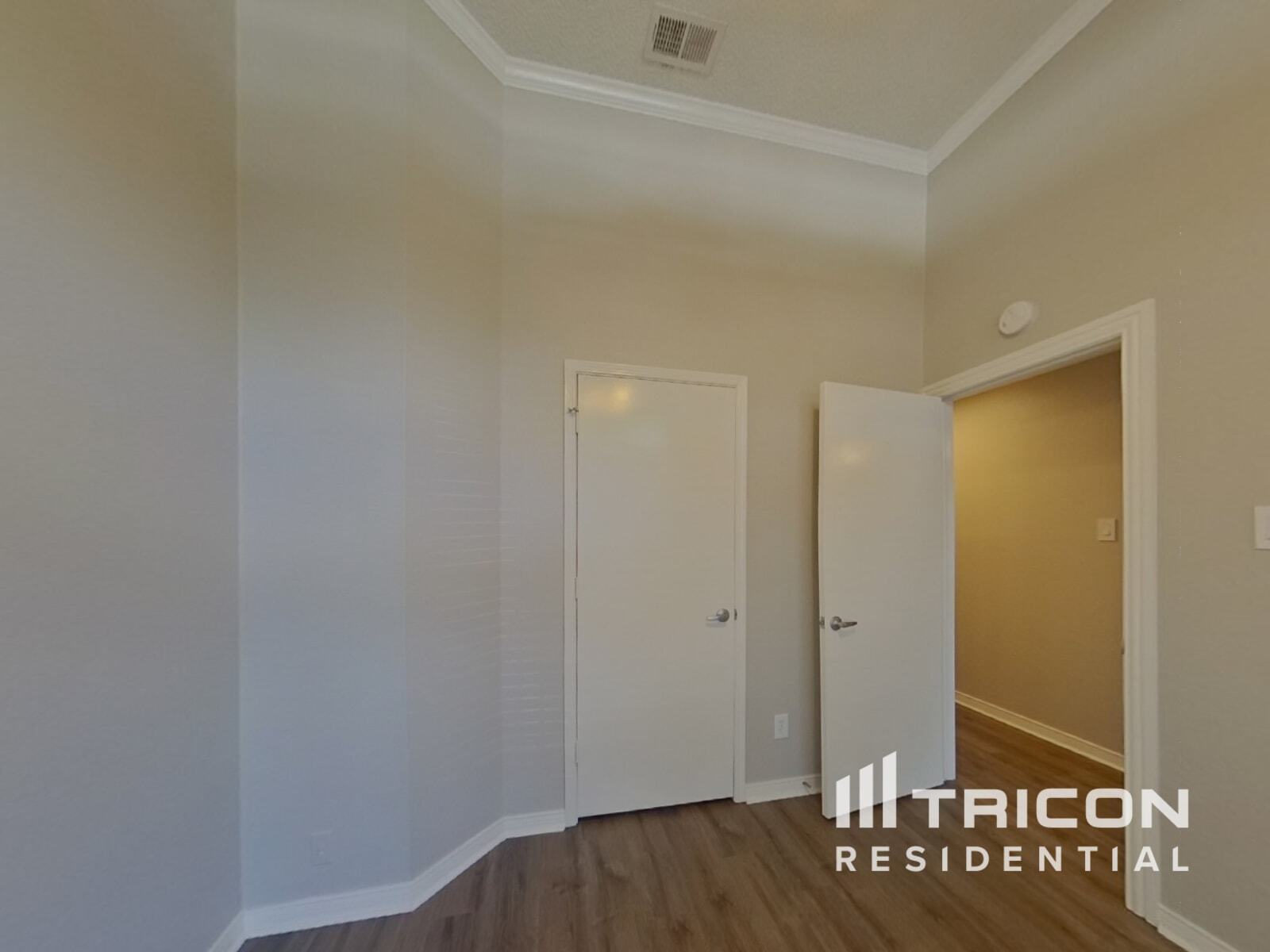 Building Photo - 2708 Hemingway Dr
