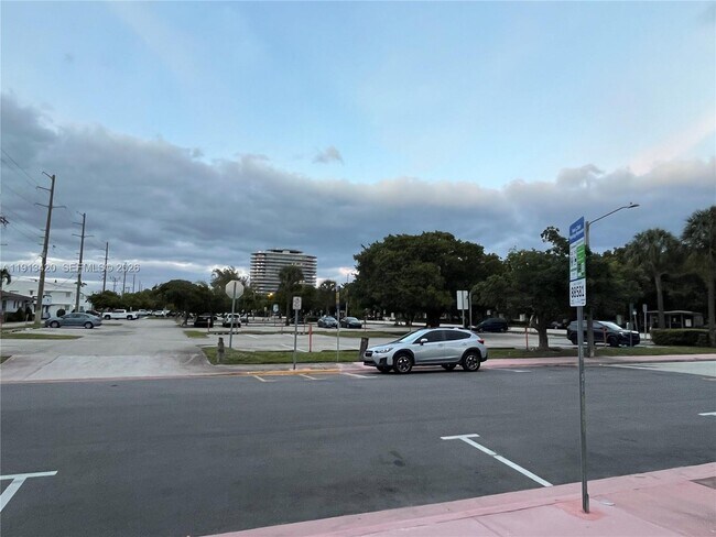 Building Photo - 8233 Harding Ave