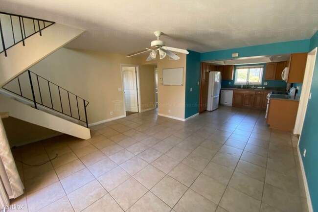 Building Photo - Room for Rent, 1 bath House - 109 Hercules...