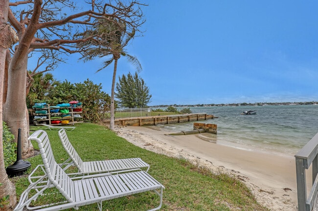 Primary Photo - 5600 N Flagler Dr
