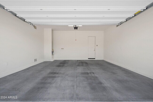 Building Photo - 20531 W Mariposa St