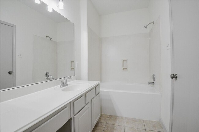 Building Photo - 6627 Stonecross Creek Ln