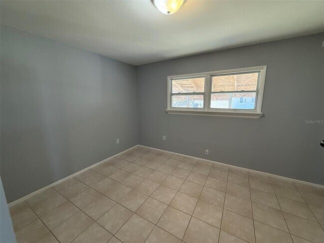Building Photo - 3236 Montclair Cir