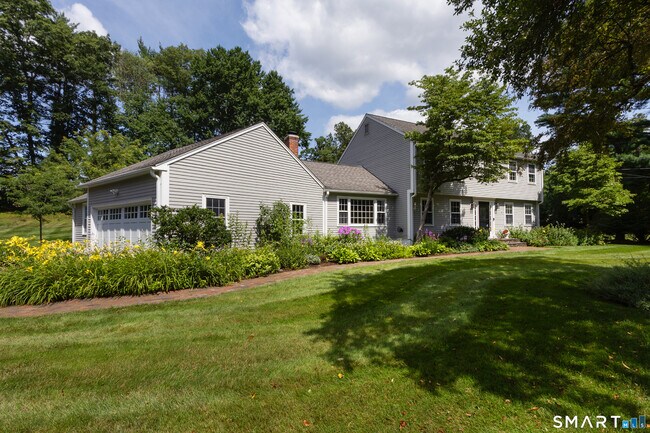 Building Photo - 50 Fox Den Rd