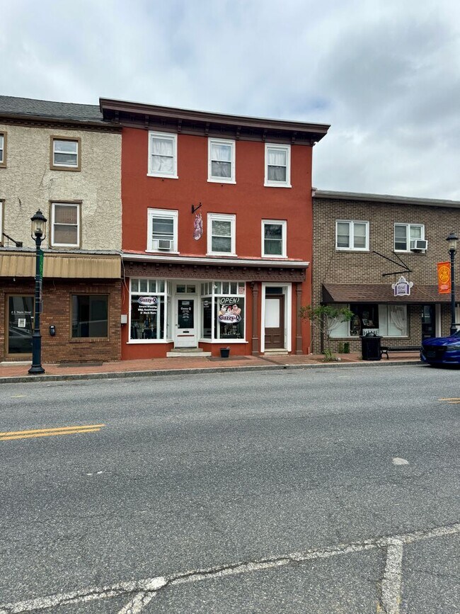 Building Photo - Welcome to Smryna!