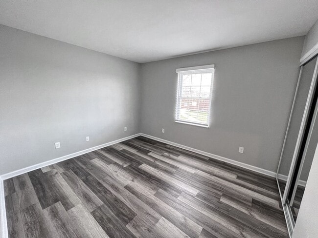 Building Photo - Three Bedroom Townhome in Covington!