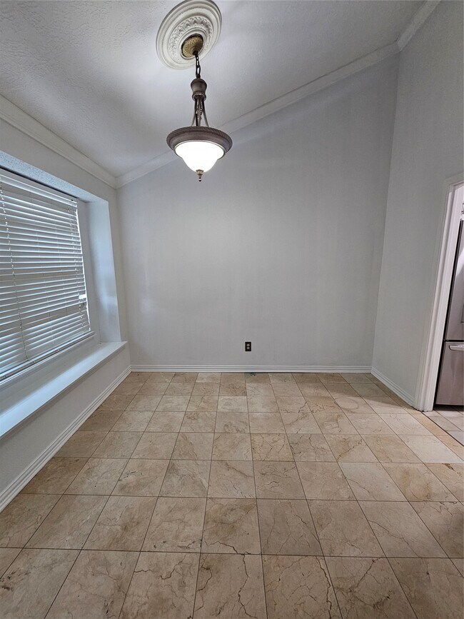 Building Photo - 2715 Ashington Dr