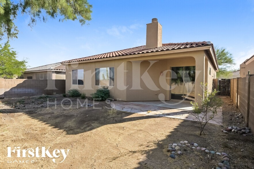 Building Photo - 8551 N Rolling River Dr