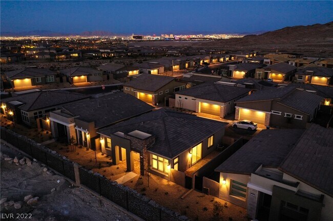 Building Photo - 909 Allister Flds Ln