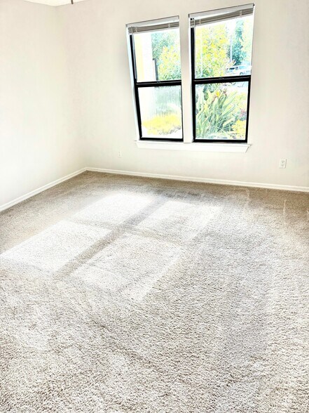 Master bedroom - 4045 Crockers Lake Blvd