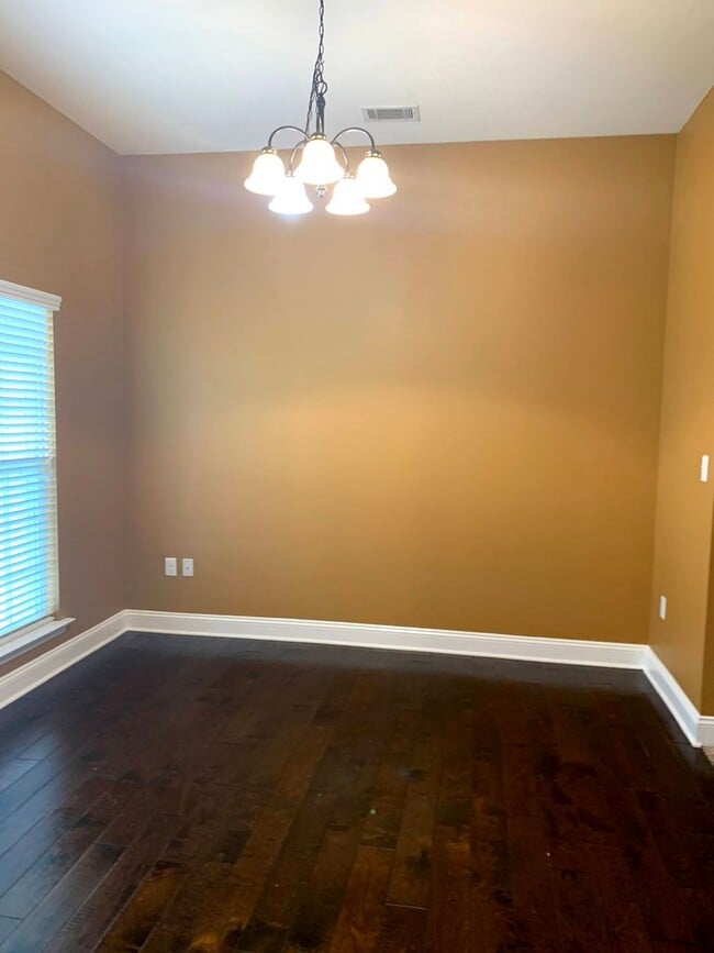 Building Photo - Stylish 3BD/2BA Rental Home in Miller Farm...