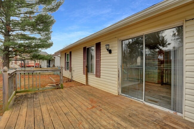 Building Photo - 7215 Johnnycake Rd