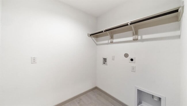 Building Photo - 8119 Brahman Ln