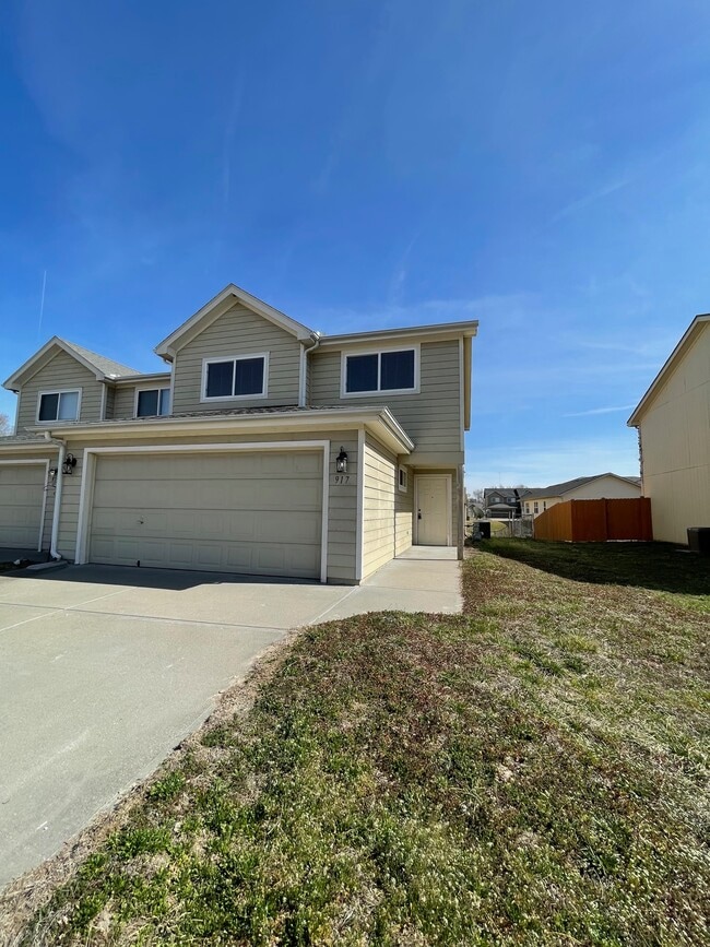 Building Photo - 917 Whitetail Ct