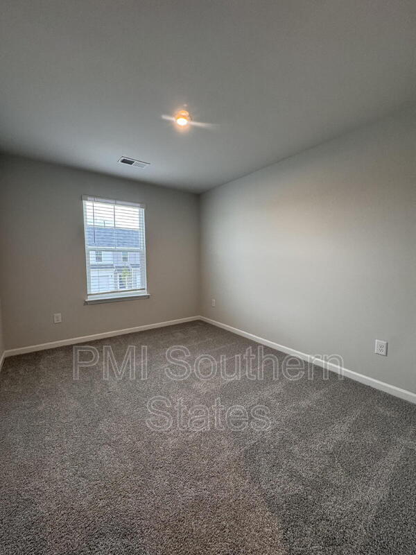 Building Photo - 106 Randwick Ln
