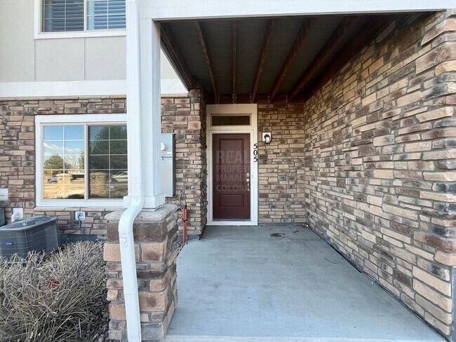 Building Photo - 811 E 98th-505