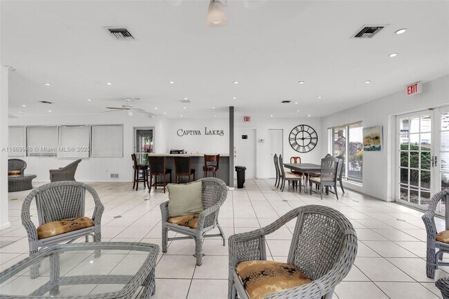 Building Photo - 8307 SW 142nd Ave