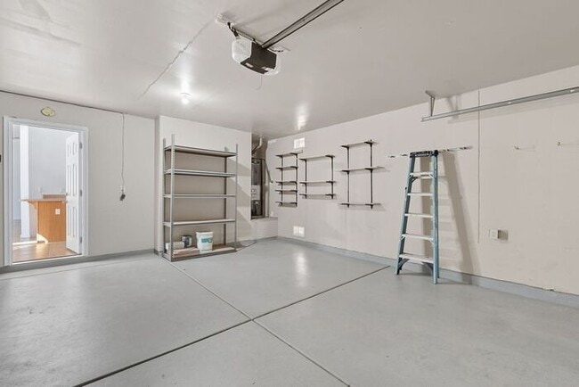 Building Photo - Bright & Inviting Tucson Home Near Davis-M...