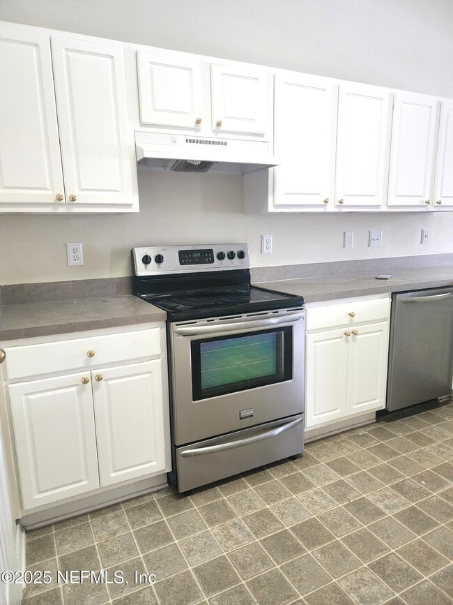 Building Photo - 1254 McGirts Creek Dr E