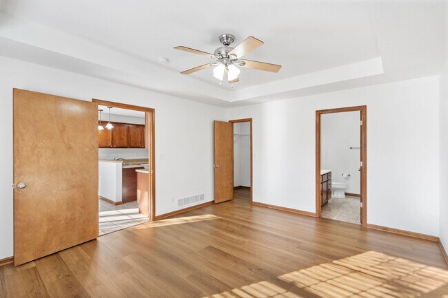 Building Photo - 5104 Sandstone Dr