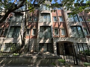 Building Photo - 1413 S Prairie Ave