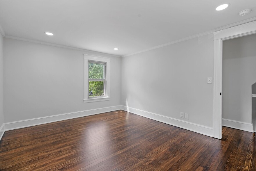 Building Photo - 114 Linderman Ave