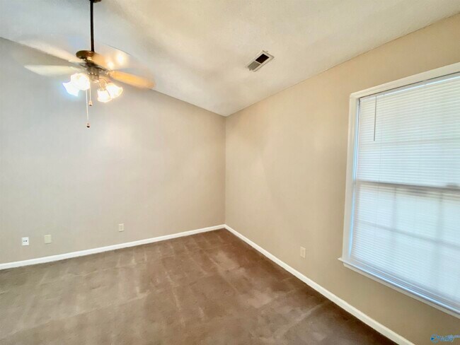 Building Photo - 1110 Liberty Dr