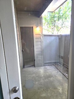 Building Photo - 10049 Westpark Dr