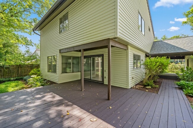 Building Photo - A Nature Lover's Dream Home!